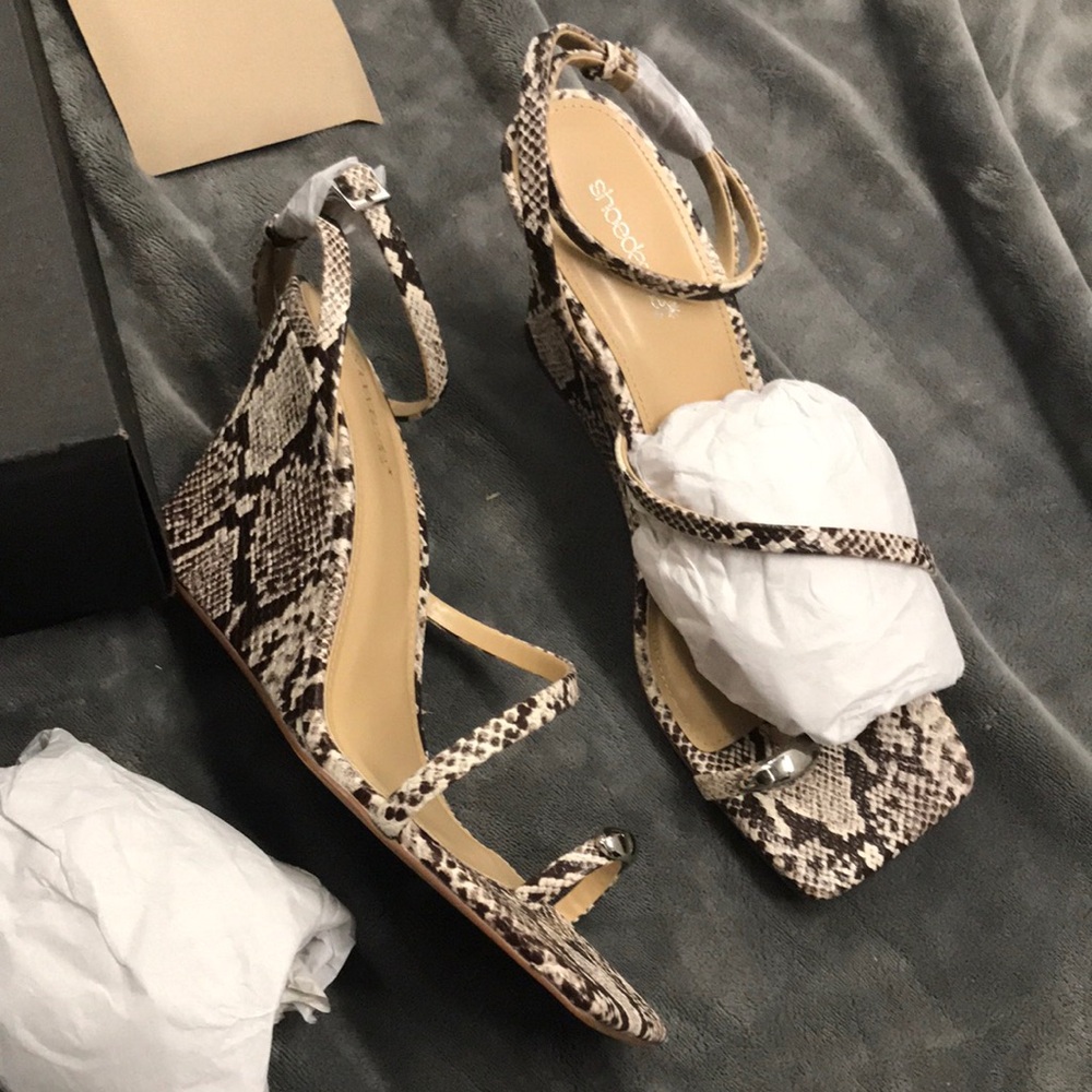 Shoe Dazzle Snakeskin Strappy Sandals